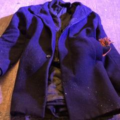 Bunda Donker blauw met oranje zwart sjaal, ako bolo nahlásené De Heeren van Aemstel pomocou iLost