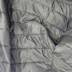 Chaqueta donker groen, segundo informou Walibi Holland usando iLost