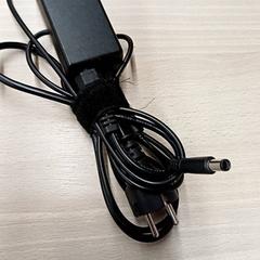 Cargador para portátil, segundo informou Padualaan 99 usando iLost