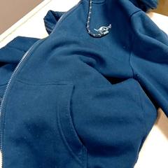 パーカー Blauw がiLostで Centraal magazijn によって報告されました