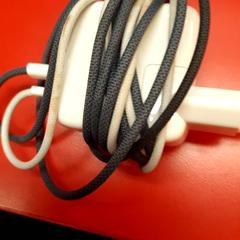 Bärbar datorladdare, rapporterat av UvA REC med iLost