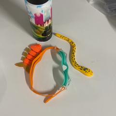 زجاجة ماء، كما تم الإبلاغ عنه بواسطة Silver Sands Beach عبر iLost