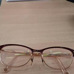 Okulary do czytania, zgłoszono przez IKEA Paris Nord Roissy przy użyciu iLost