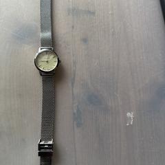 Dames horloge an iLost gemeldet