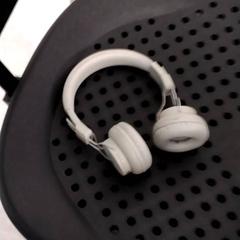 Auriculars, segons ha informat Arriva Infoshop Enschede mitjançant iLost