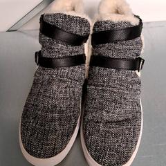 Schuhe Grå, gemeldet von Keolis Lund über iLost