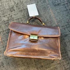 Bag Bruine tas, as reported by Connexxion Amstelland-Meerlanden Schiphol Noord using iLost