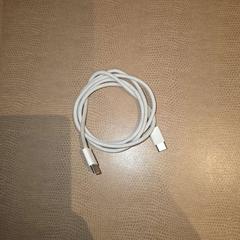 Ładowarka, zgłoszono przez Sheraton Brussels Airport Hotel przy użyciu iLost