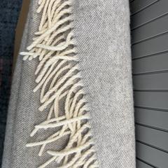 Châle, a été signalé par Connexxion Amstelland-Meerlanden Schiphol Noord utilisant iLost