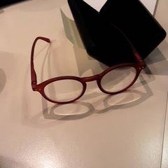 Okulary Rood the Black label, zgłoszono przez LUMC przy użyciu iLost