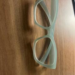 Briller, som rapportert av BANKS Antwerp ved bruk av iLost