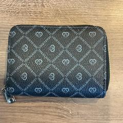 Peněženka Aït Lahoucine, jak nahlášeno Gemeente Amsterdam - Bureau Gevonden Voorwerpen pomocí iLost