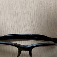 Glasögon, rapporterat av Regio Antwerpen - Brussel med iLost