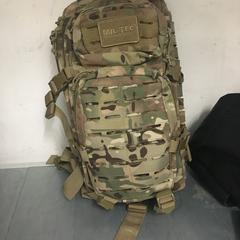 Backpack army print, ha sido reportado por The Tire Station Hotel con iLost