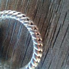 Zilveren ring, segons s'ha informat a iLost