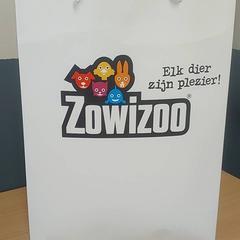 Bolsa - Kartonnen tas wit, ha sido reportado por Centraal magazijn con iLost