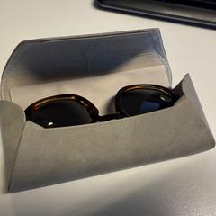 Betaurreko-zorroa betaurrekoekin, gisa salatu by TheaterHangaar iLost erabiliz