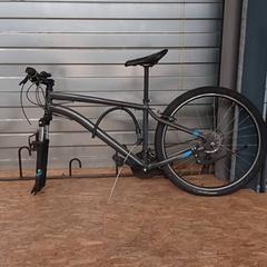 Gizonezkoen bizikleta B-twin Grijs, gisa salatu by Fietsdepot Hasselt iLost erabiliz