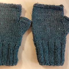 Kleding  - Handschoenen, amint azt Centraal magazijn az iLost segítségével jelentette.