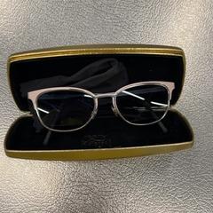 Briller Roze, som rapportert av IKEA Eindhoven ved bruk av iLost