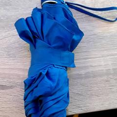 Paraply, rapporterat av EBS Tramplein med iLost