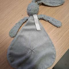 Knuffel konijn konijn がiLostで IKEA Duiven によって報告されました