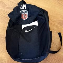 حقائب الظهر والحقائب النهارية rugt، كما تم الإبلاغ عنه بواسطة GVB عبر iLost