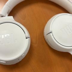 Auscultadores, como reportado por ibis Schiphol Amsterdam Airport utilizando o iLost