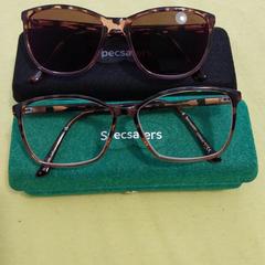 Licht bruin lees bril, jak bylo nahlášeno na iLost