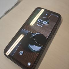 Zwarte Samsung telefoon, jak bylo nahlášeno na iLost