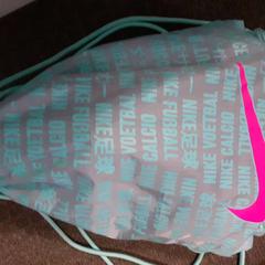 Zwemzak, amint azt Centraal magazijn az iLost segítségével jelentette.