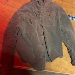 ジャケット Corduroy grijs がiLostで KABUL à GoGo / Teatro によって報告されました