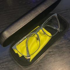 Lentes, segundo informou Van der Valk Hotel Utrecht usando iLost