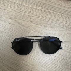 색안경 zwart, iLost를 사용하여 IKEA Duiven에 보고됨