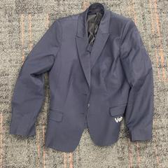 Blázer, ha sido reportado por Connexxion Amstelland-Meerlanden Schiphol Noord con iLost