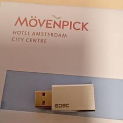 Pamięć usb, zgłoszono przez Mövenpick Hotel Amsterdam City Centre przy użyciu iLost