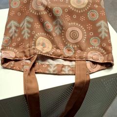 حقيبة يد Marron، كما تم الإبلاغ عنه بواسطة IKEA Paris - Plaisir عبر iLost