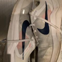 Sneaker White pink, rapporterat av MEININGER Hotel Leipzig Hauptbahnhof med iLost