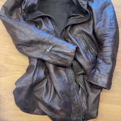 Jaqueta, segons ha informat GVB mitjançant iLost