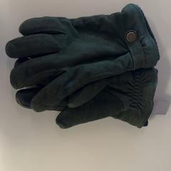 Gants, a été signalé par Heidelberglaan 7 utilisant iLost