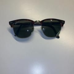 Óculos de sol Ray-Ban, como reportado por Ziekenhuis Oost-Limburg utilizando o iLost