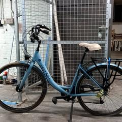 Sykkel L'avenier Baby blauw, som rapportert av Fietsdepot Hasselt ved bruk av iLost