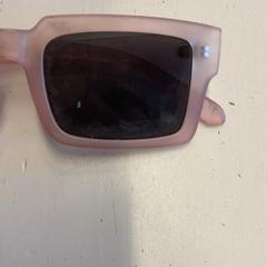 Gafas de sol, segundo informou Awakenings Upclose usando iLost