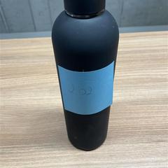 Botella black, ha sido reportado por Vrije Universiteit Brussel (VUB) con iLost