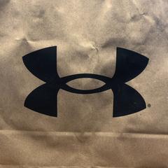 Purchase under armour, gemeldet von Designer Outlet Roermond über iLost