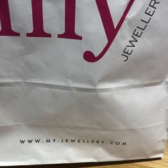 Purchase my jewellery, segundo informou Designer Outlet Roermond usando iLost