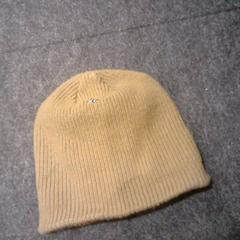 Beanie beige/khaki, como reportado por SnowWorld Landgraaf utilizando o iLost