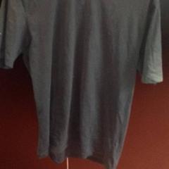 تي شيرت، كما تم الإبلاغ عنه بواسطة TivoliVredenburg عبر iLost