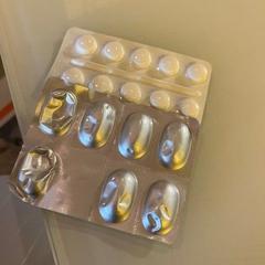 약품 가방 pills medicine, iLost를 사용하여 Room Mate Bruno에 보고됨