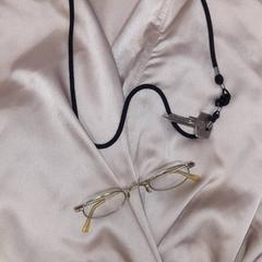 Dress, glasses, key, gemeldet von Grand Hotel Amrath Kurhaus über iLost